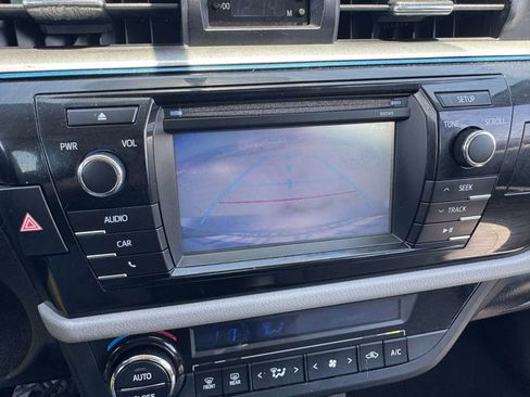 Used 2015 Toyota Corolla LE FWD image 24
