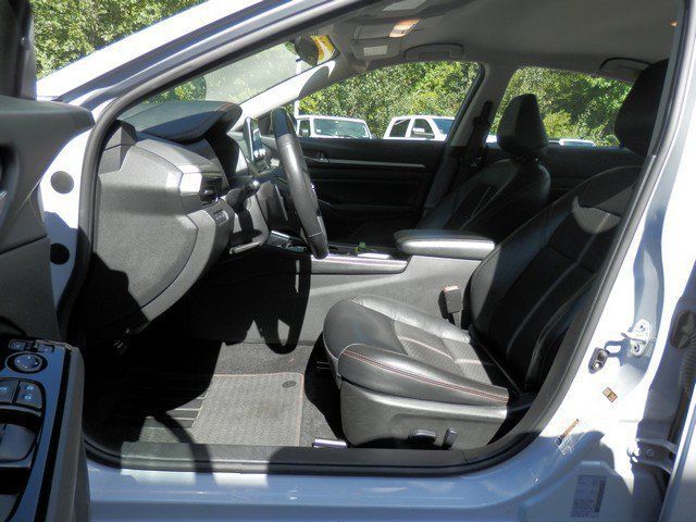 Used 2024 Nissan Altima 2.5 SR FWD image 16