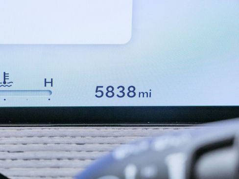 Certified 2026 Genesis GV80 3.5T Prestige image 23