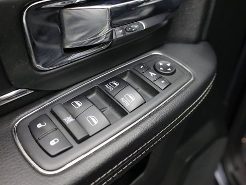 Used 2017 RAM 1500 Laramie w/ Convenience Group AWD/4WD image 16