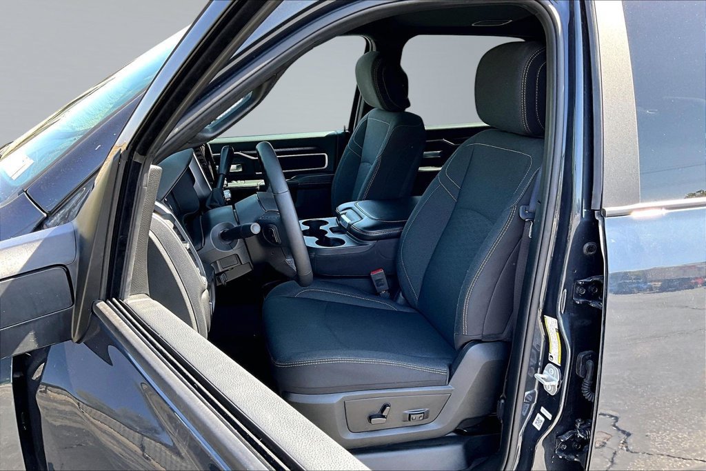 Certified 2026 RAM 2500 Big Horn AWD/4WD image 3