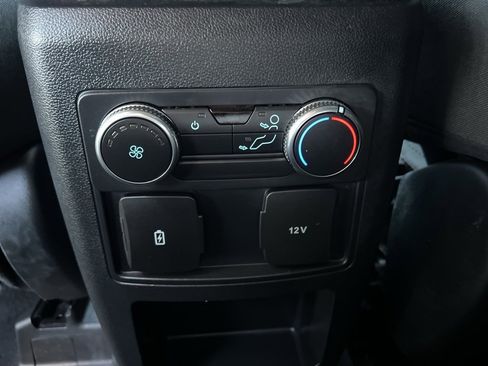 Used 2021 Ford Explorer XLT image 21