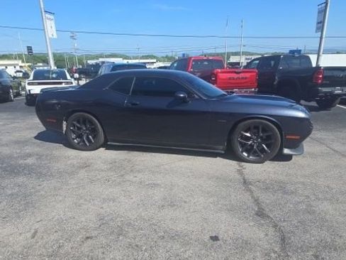 Used 2019 Dodge Challenger R/T w/ Driver Convenience Group image 5
