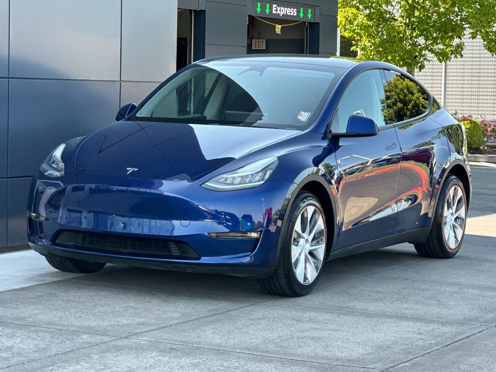 Used 2022 Tesla Model Y Long Range AWD/4WD image 8