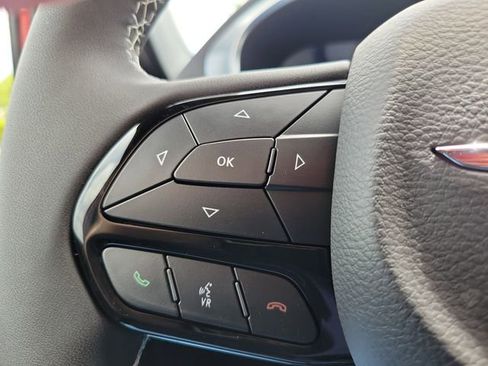 New 2026 Chrysler Pacifica Limited image 18