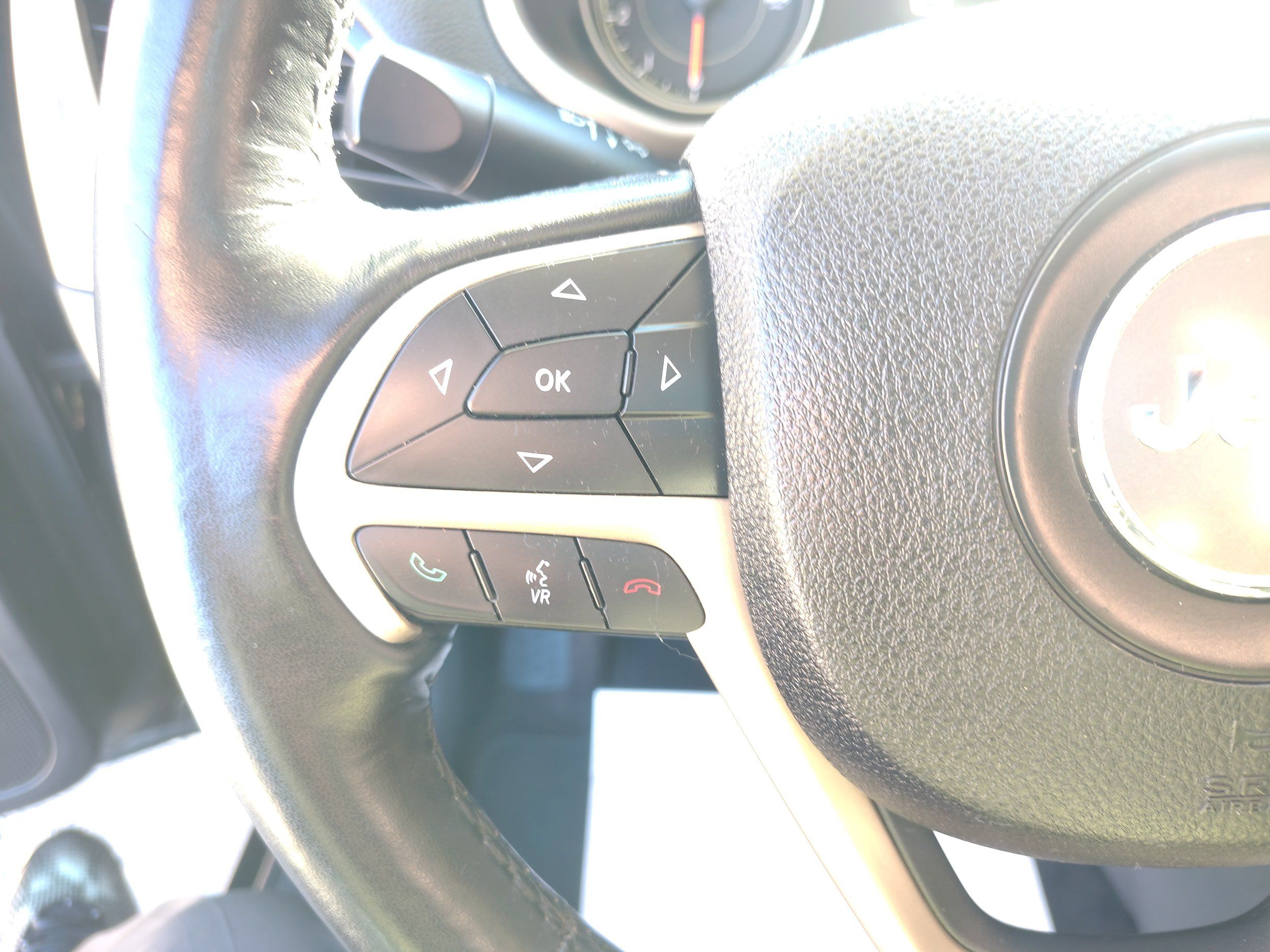 Certified 2016 Jeep Cherokee Limited AWD/4WD image 31
