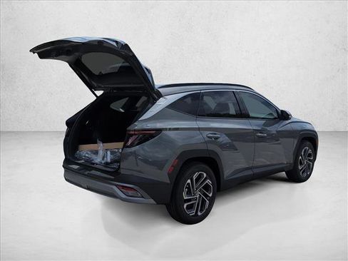 New 2026 Hyundai Tucson Limited FWD image 2
