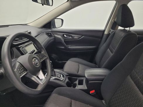 Used 2018 Nissan Rogue S FWD image 17