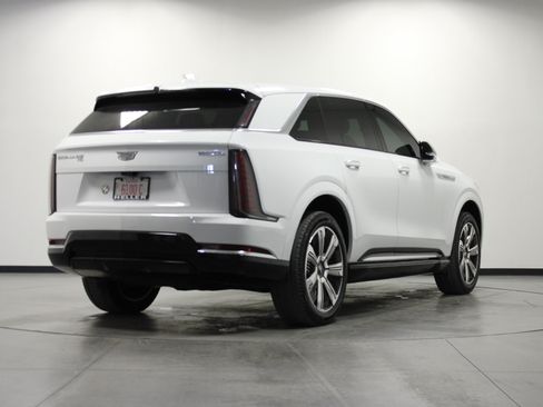 Used 2025 Cadillac Escalade IQ Luxury 1 AWD/4WD image 4