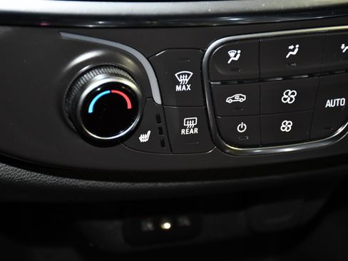 Used 2019 Chevrolet Traverse LT w/ LT Premium Package FWD image 29