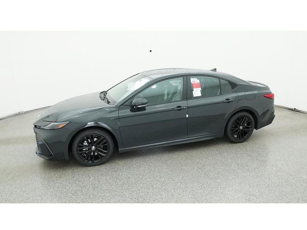 Used 2025 Toyota Camry SE FWD image 3