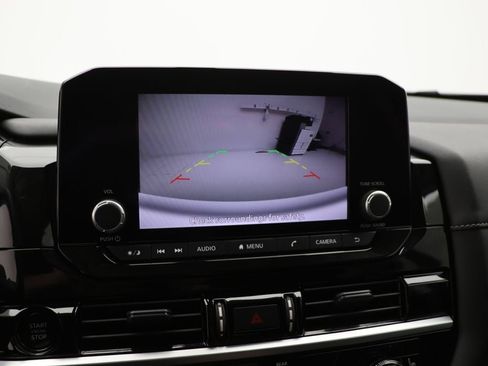 Used 2025 Nissan Pathfinder SV image 21