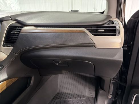 Used 2020 GMC Yukon Denali w/ Open Road Package AWD/4WD image 25