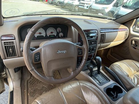 Used 2001 Jeep Grand Cherokee Limited AWD/4WD image 25