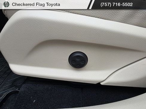 Used 2022 Mercedes-Benz GLC 300 4MATIC image 20