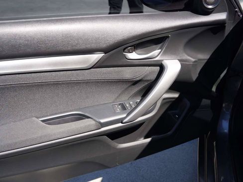 Used 2019 Honda Civic EX image 7