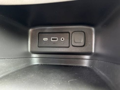 Used 2024 Chevrolet Equinox LS FWD image 25