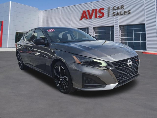 Used 2025 Nissan Altima 2.5 SR FWD image 3