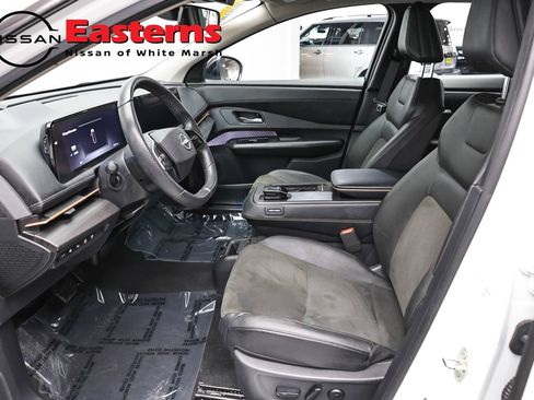 Used 2024 Nissan Ariya AWD image 14