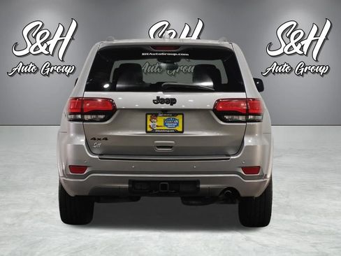 Used 2019 Jeep Grand Cherokee Altitude AWD/4WD image 17