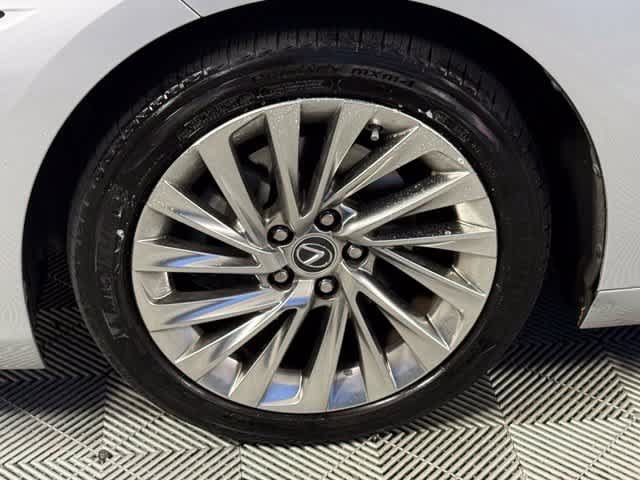 Used 2020 Lexus ES 350 Ultra Luxury w/ Accessory Package FWD image 14