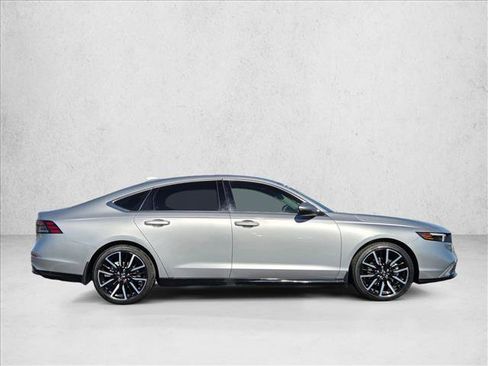 Used 2023 Honda Accord Touring image 4