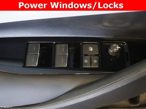 Certified 2022 Toyota Corolla SE image 6