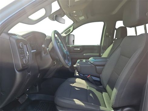 Used 2025 Chevrolet Silverado 2500 Custom w/ Custom Value Package image 9