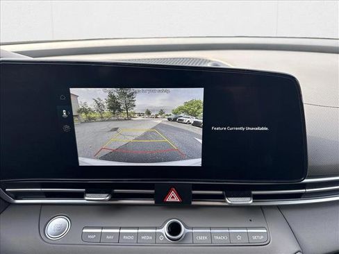 New 2025 Hyundai Elantra SEL image 13