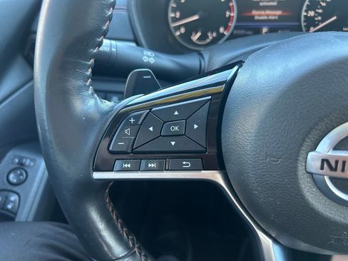 Used 2020 Nissan Altima 2.5 SR w/ Premium Package image 18