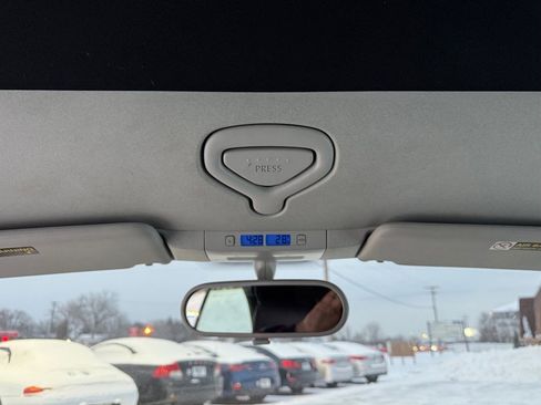 Used 2009 Volkswagen Beetle S image 30