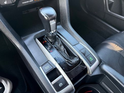 Used 2019 Honda Civic Touring image 26