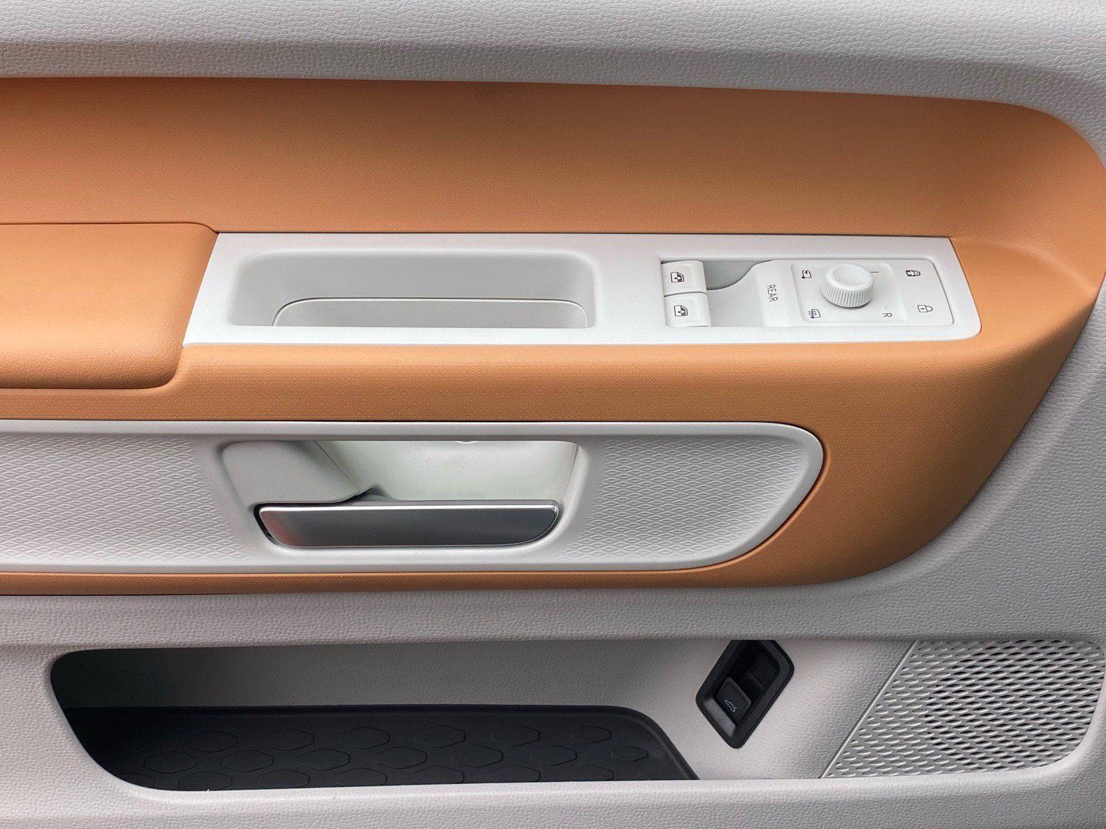 Used 2025 Volkswagen ID. Buzz 1st Edition AWD/4WD image 18