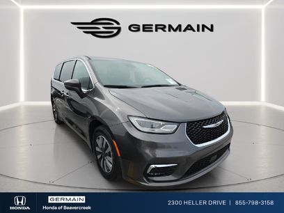 Used 2023 Chrysler Pacifica Touring-L