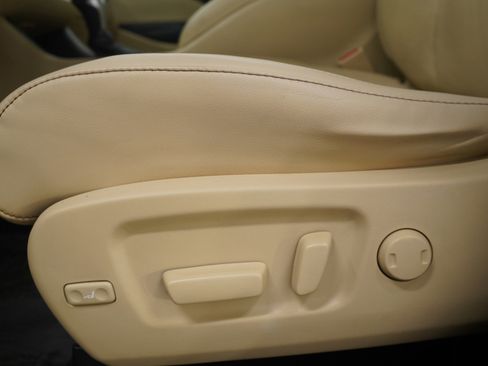 Used 2015 Toyota Highlander Limited Platinum image 26