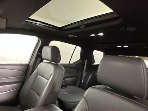 Used 2023 Chevrolet Traverse RS AWD/4WD image 13