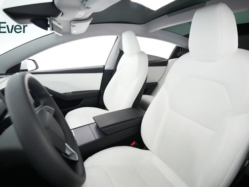 Used 2025 Tesla Model 3 Long Range RWD image 4