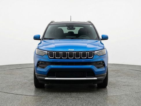 Used 2025 Jeep Compass Limited AWD/4WD image 2