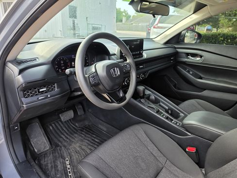 Used 2025 Honda Accord SE image 5