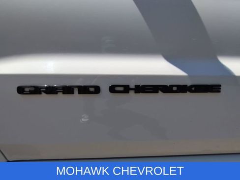 Used 2019 Jeep Grand Cherokee Altitude AWD/4WD image 33