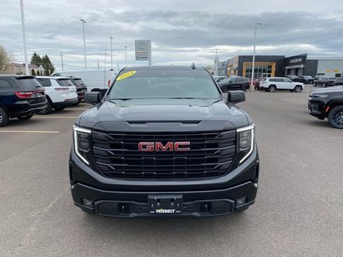 Used 2024 GMC Sierra 1500 Elevation AWD/4WD image 2