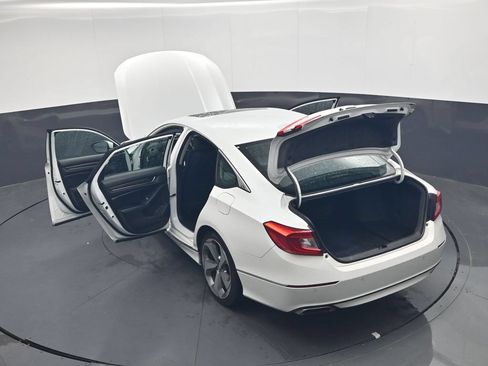 Used 2018 Honda Accord Touring image 41