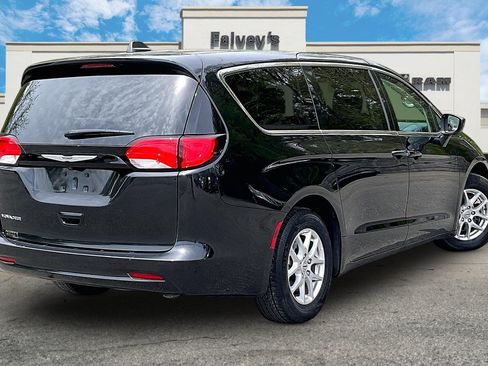 Certified 2023 Chrysler Voyager LX FWD image 2