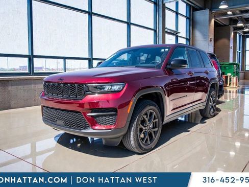 Used 2024 Jeep Grand Cherokee Altitude image 26