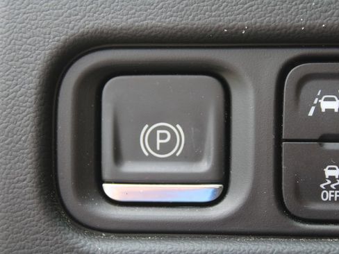 Used 2022 Chevrolet Tahoe LT w/ LT Signature Package RWD image 33