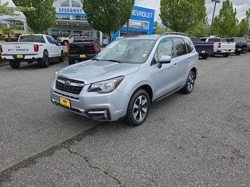 Used 2018 Subaru Forester 2.5i Limited AWD/4WD image 2
