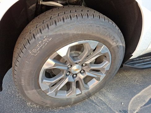 New 2025 Chevrolet Suburban LS w/ LPO, Dark Essentials Package image 5