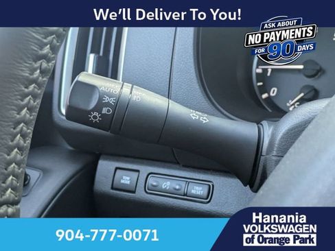 Used 2025 Nissan Frontier SV w/ SV Convenience Package RWD image 25