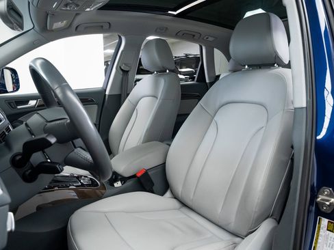 Used 2017 Audi Q5 2.0T Premium Plus w/ Technology Package image 18