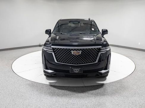 Used 2023 Cadillac Escalade ESV Premium Luxury image 31
